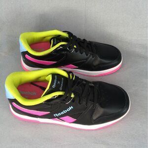 Reebok X Heelys girls Size 6 Athletic Sneaker With Pink Wheels
